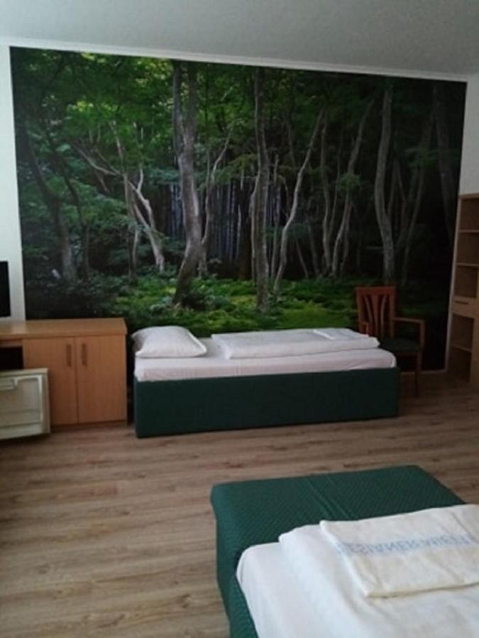 Hotel Hubert Nové Zámky Dış mekan fotoğraf