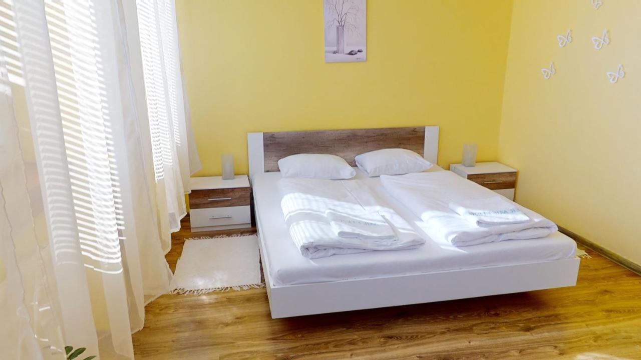 Hotel Hubert Nové Zámky Dış mekan fotoğraf