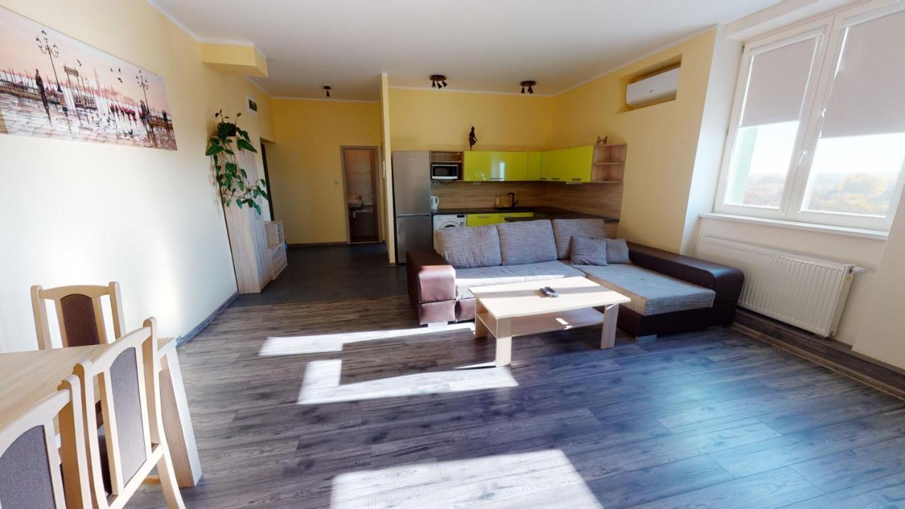 Hotel Hubert Nové Zámky Dış mekan fotoğraf