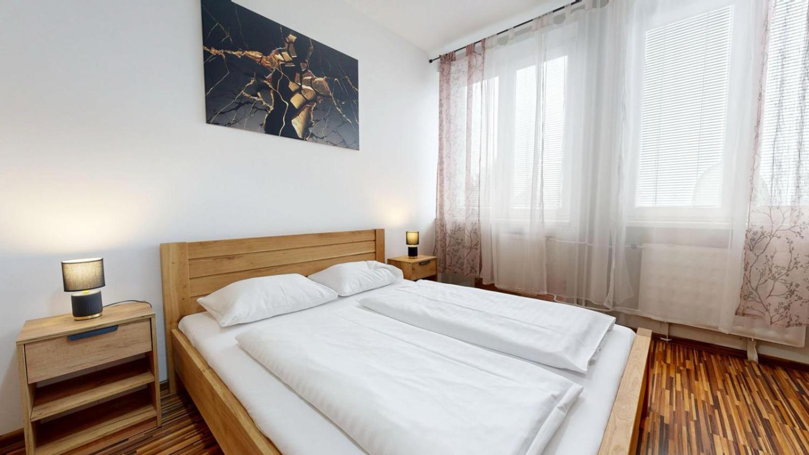 Hotel Hubert Nové Zámky Dış mekan fotoğraf
