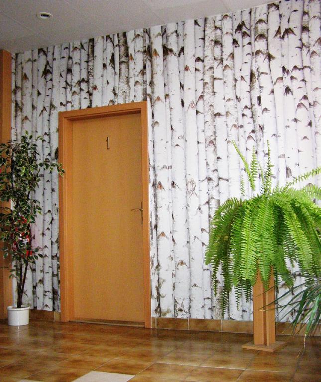 Hotel Hubert Nové Zámky Dış mekan fotoğraf