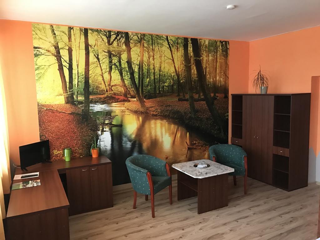 Hotel Hubert Nové Zámky Dış mekan fotoğraf