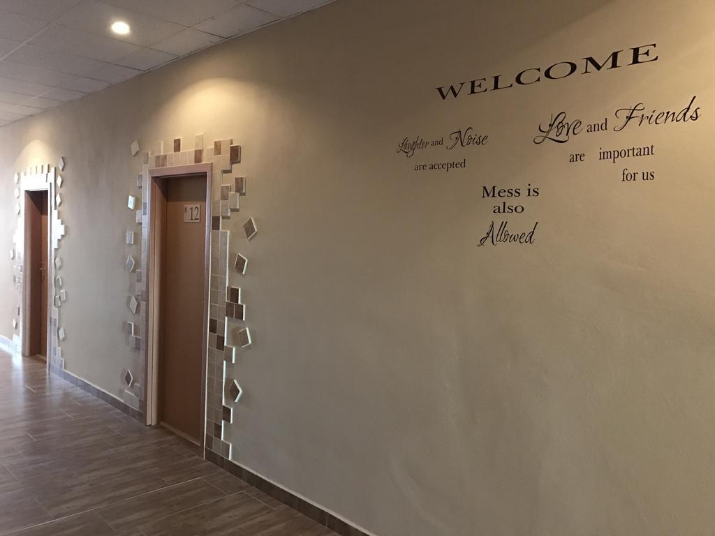Hotel Hubert Nové Zámky Dış mekan fotoğraf