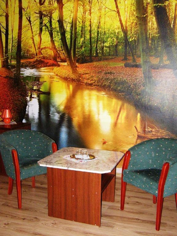 Hotel Hubert Nové Zámky Dış mekan fotoğraf