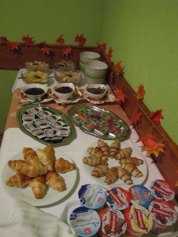 Hotel Hubert Nové Zámky Dış mekan fotoğraf