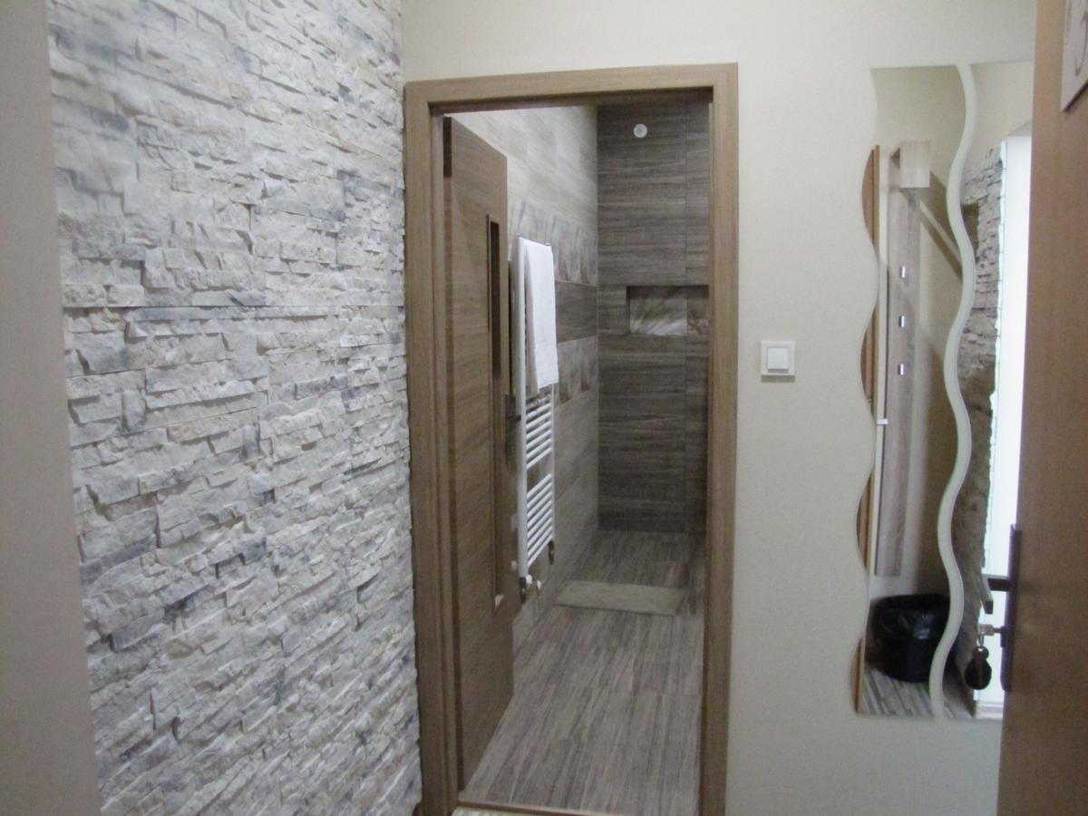 Hotel Hubert Nové Zámky Dış mekan fotoğraf