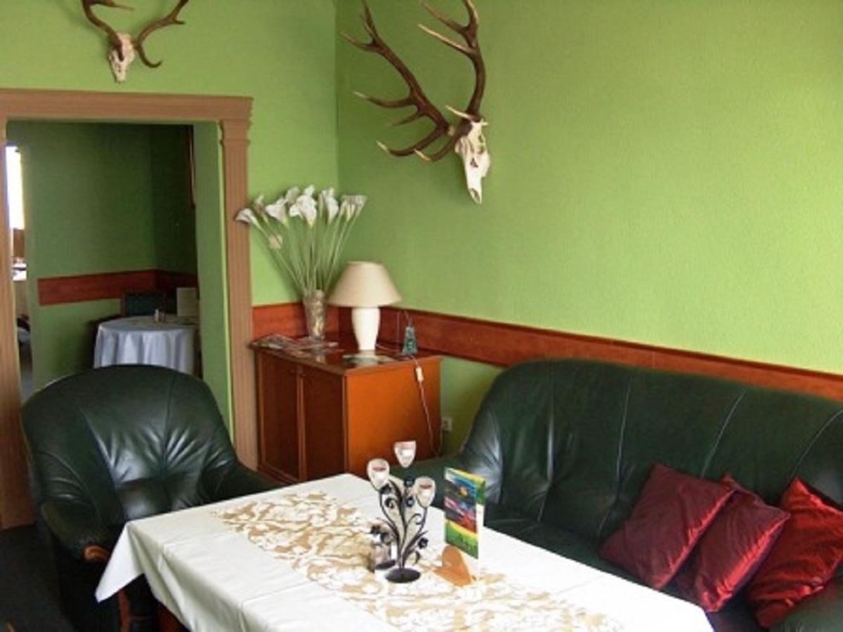 Hotel Hubert Nové Zámky Dış mekan fotoğraf