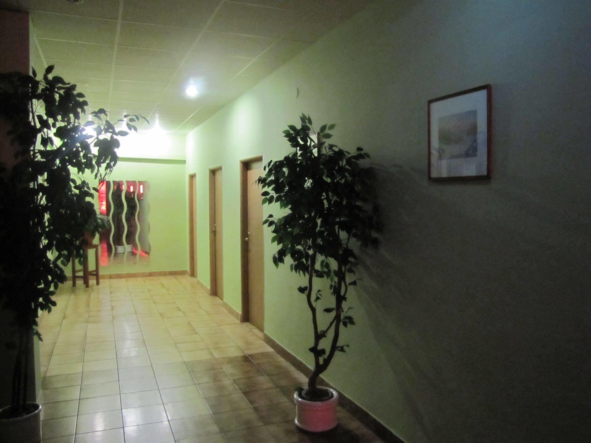 Hotel Hubert Nové Zámky Dış mekan fotoğraf